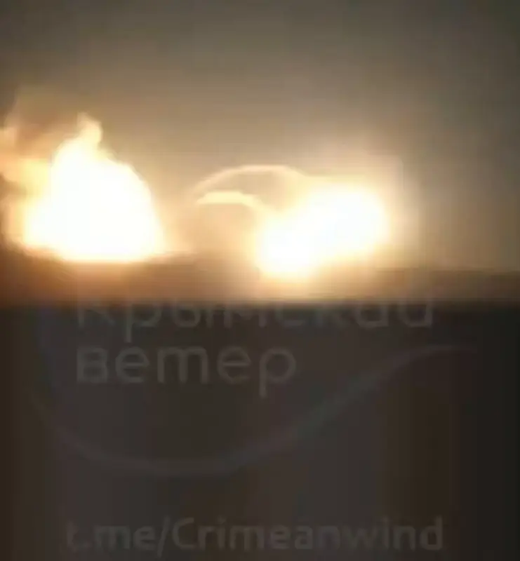 Украина нанесла удар по складу вооружения РФ в Крыму (видео)