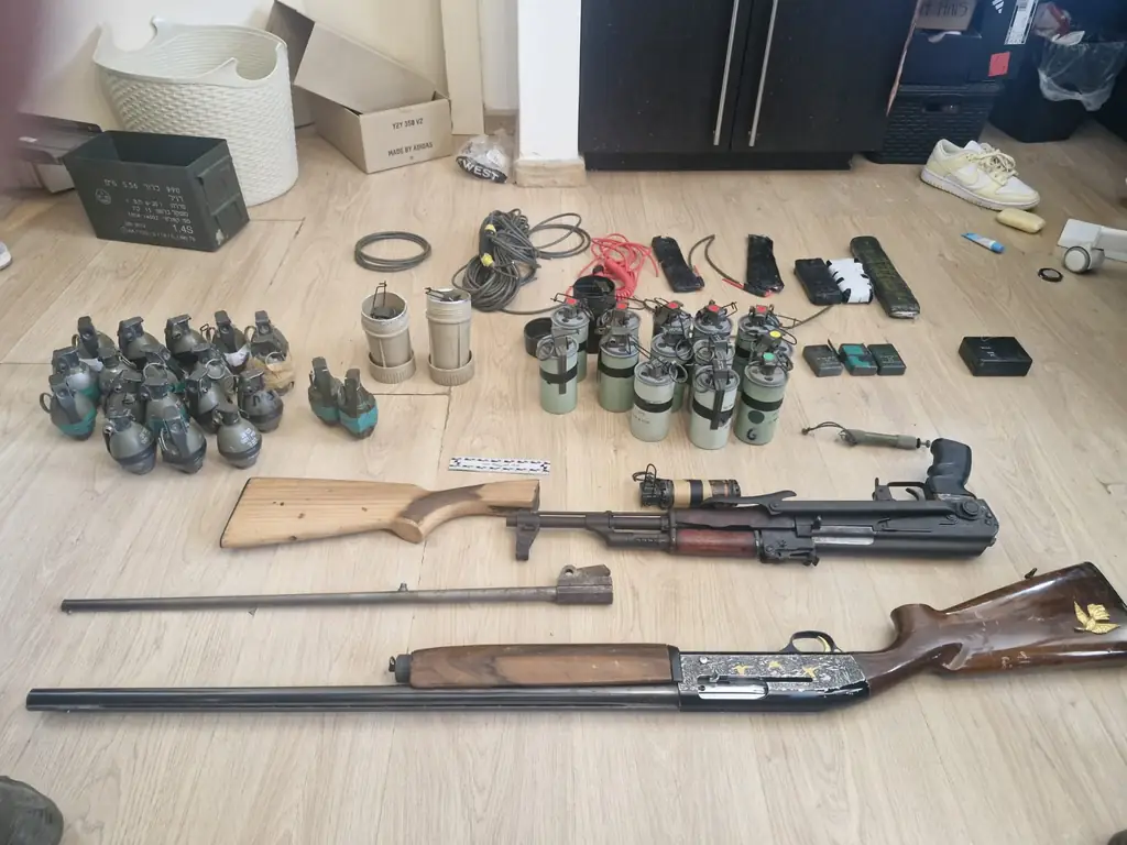 В Иерусалиме пресечен крупный схрон оружия: подозреваемый задержан в аэропорту Бен-Гурион