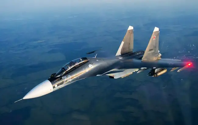 СБУ нанесла удар по ангарам с истребителями Су-30 на аэродроме Саки в Крыму