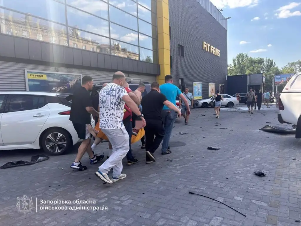 Российский удар по Запорожью: пострадали семь человек, включая четверых детей