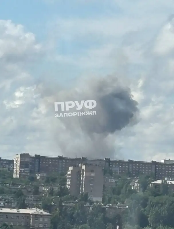 Российские войска нанесли ракетный удар по центральной части Запорожья